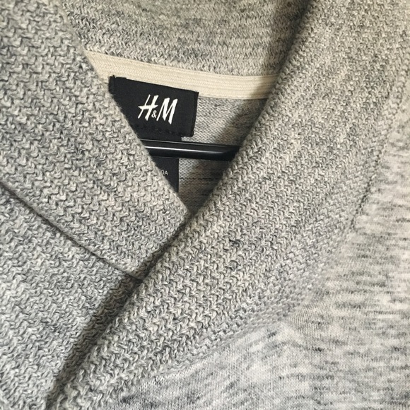 Gray sweater - Picture 2 of 2